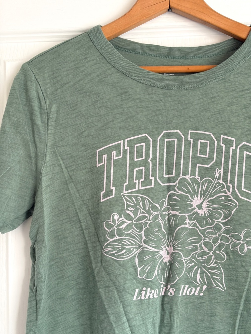 Old Navy Green Graphic T-Shirt